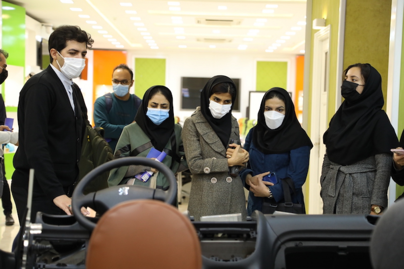 برنامه بازدید دانشجویان تحصیلات تکمیلی و اعضای هیات علمی دانشگاه علوم پزشکی شهید بهشتی از ستاد نانو